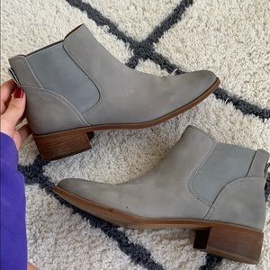 caslon gray booties